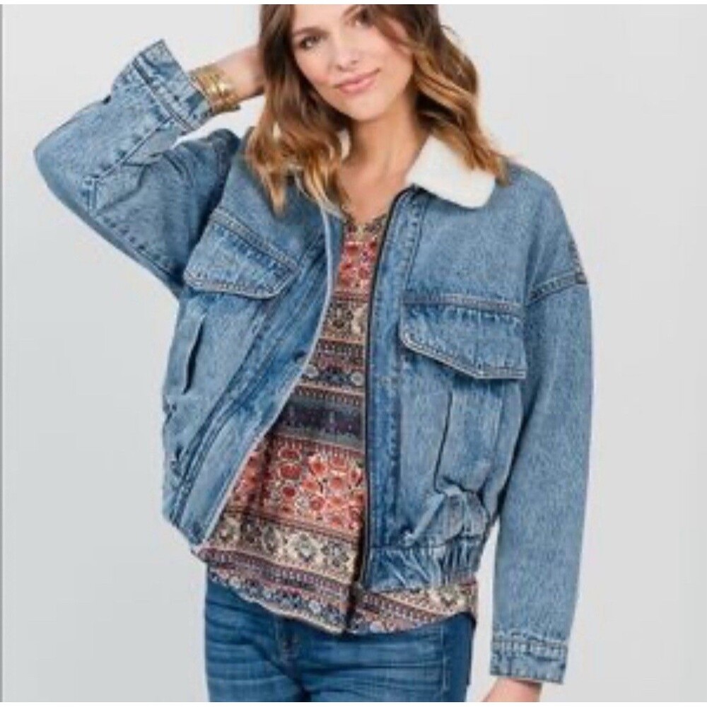 One World Jean Bomber Jacket NWT Sz. Medium Trucker Distressed Pockets